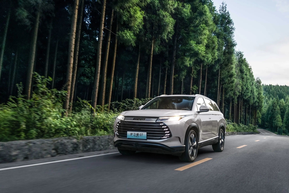 BYD ইলেকট্রিক কার ফ্রিগেট 07 গ্লোরি এডিশন ডিলিংক 100 ইঞ্জিন সিস্টেমের সাথে আপনার ফ্লিট আপগ্রেড করুন