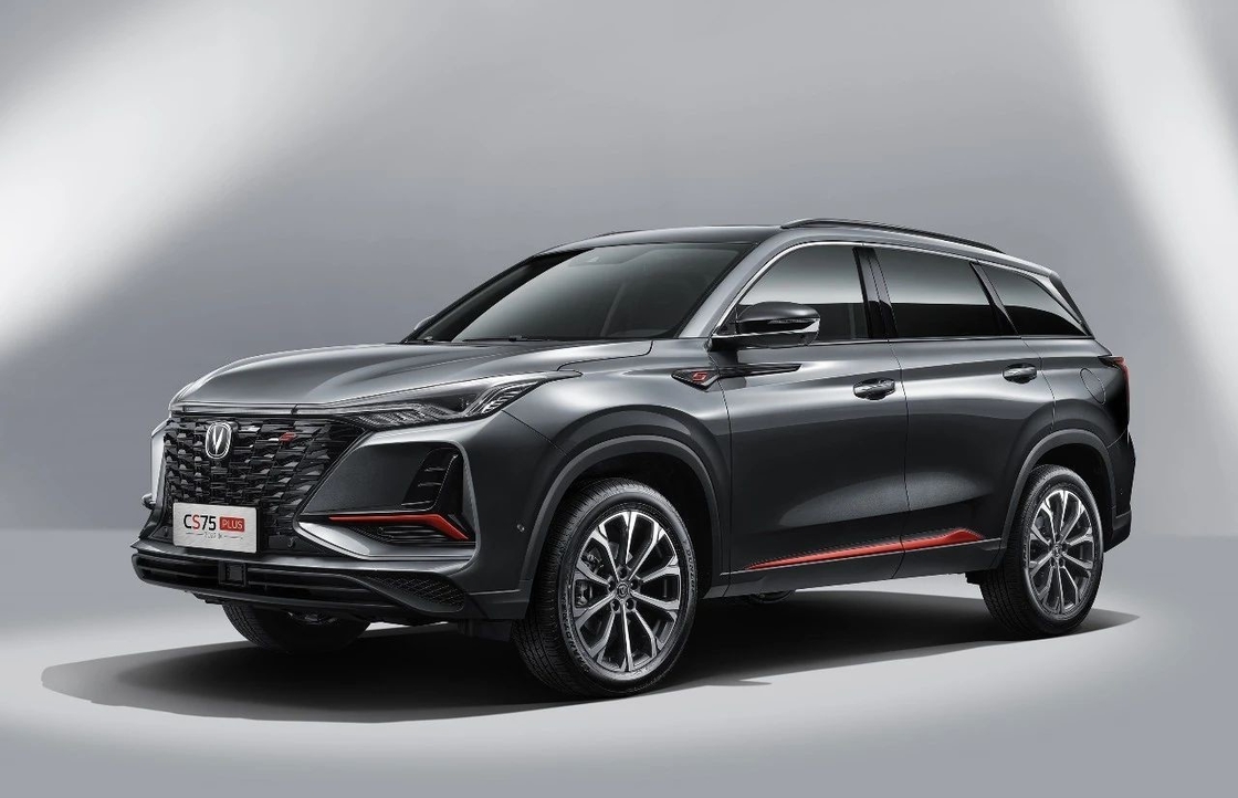 পেট্রোল জ্বালানী টাইপ চ্যাঙ্গান CS75 প্লাস কালো SUV 5 সিট ক্ষমতা